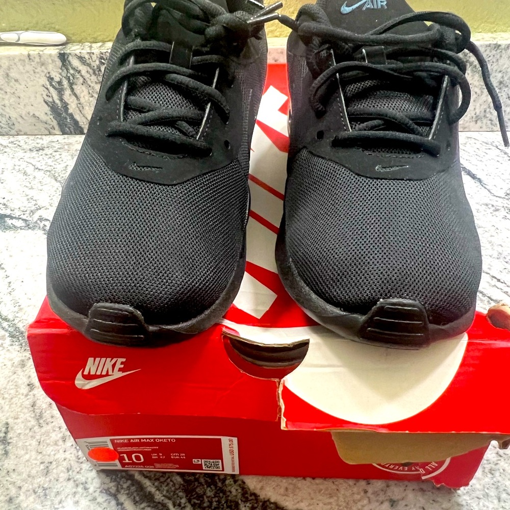 Women’s Nike Air Max Oneto